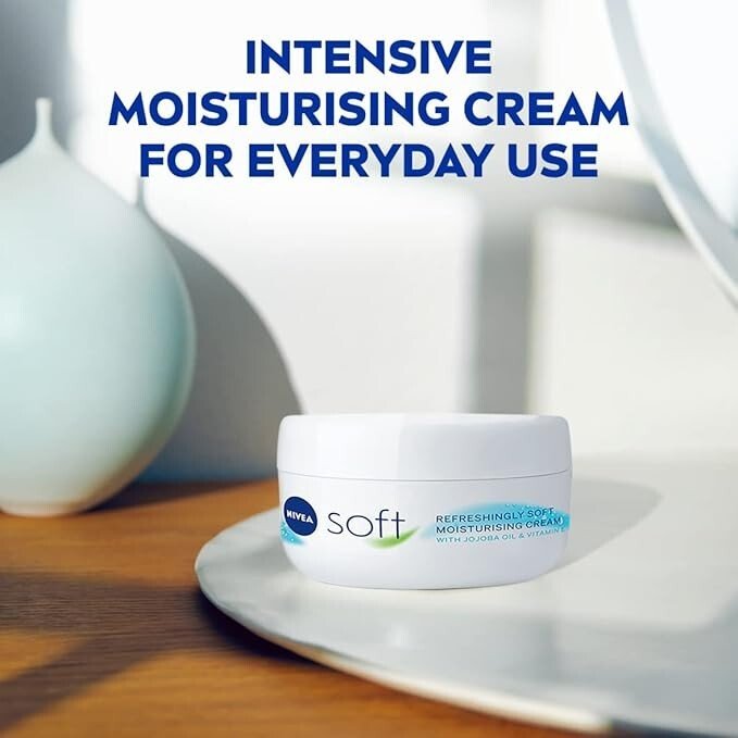 Nivea Soft Light Moisturising Cream (50ml)
